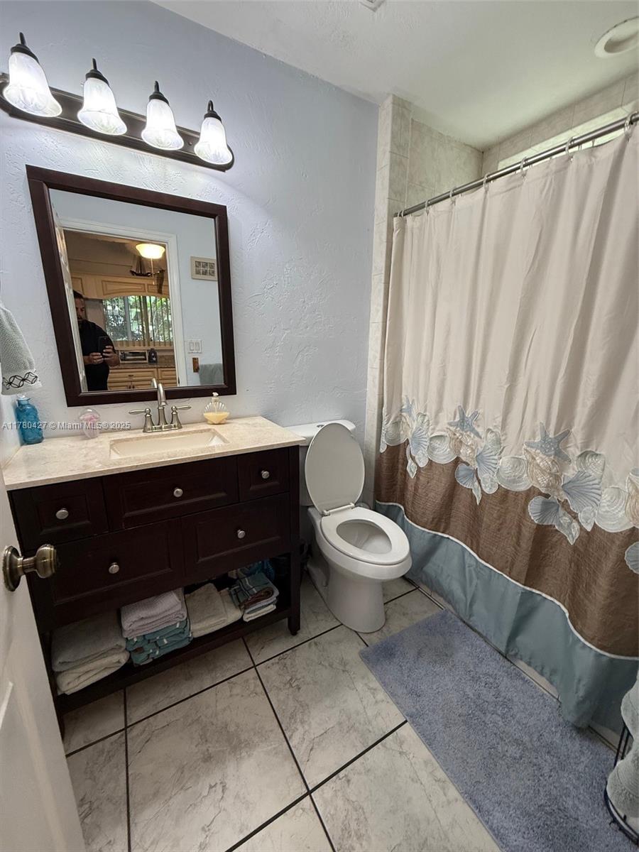 313 Bayview Ave Property Photo 20
