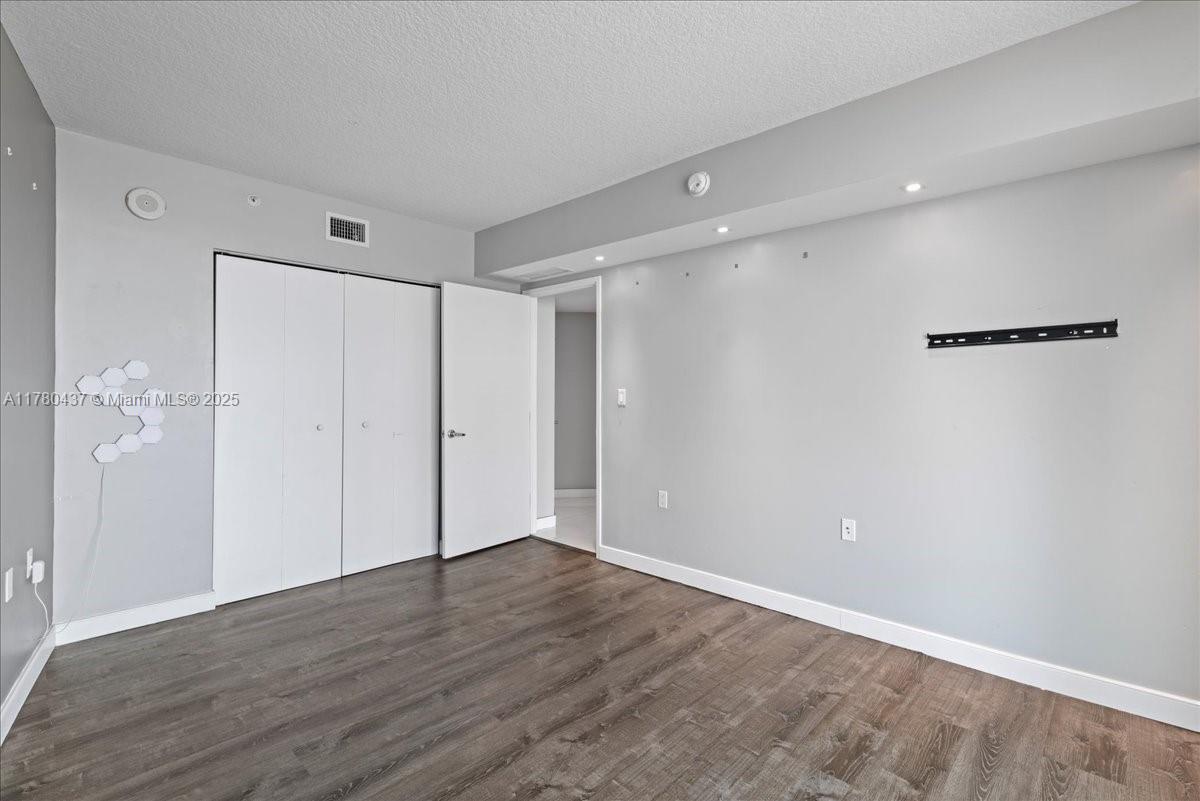200 Sunny Isle Bl 2-1202 Property Photo 17