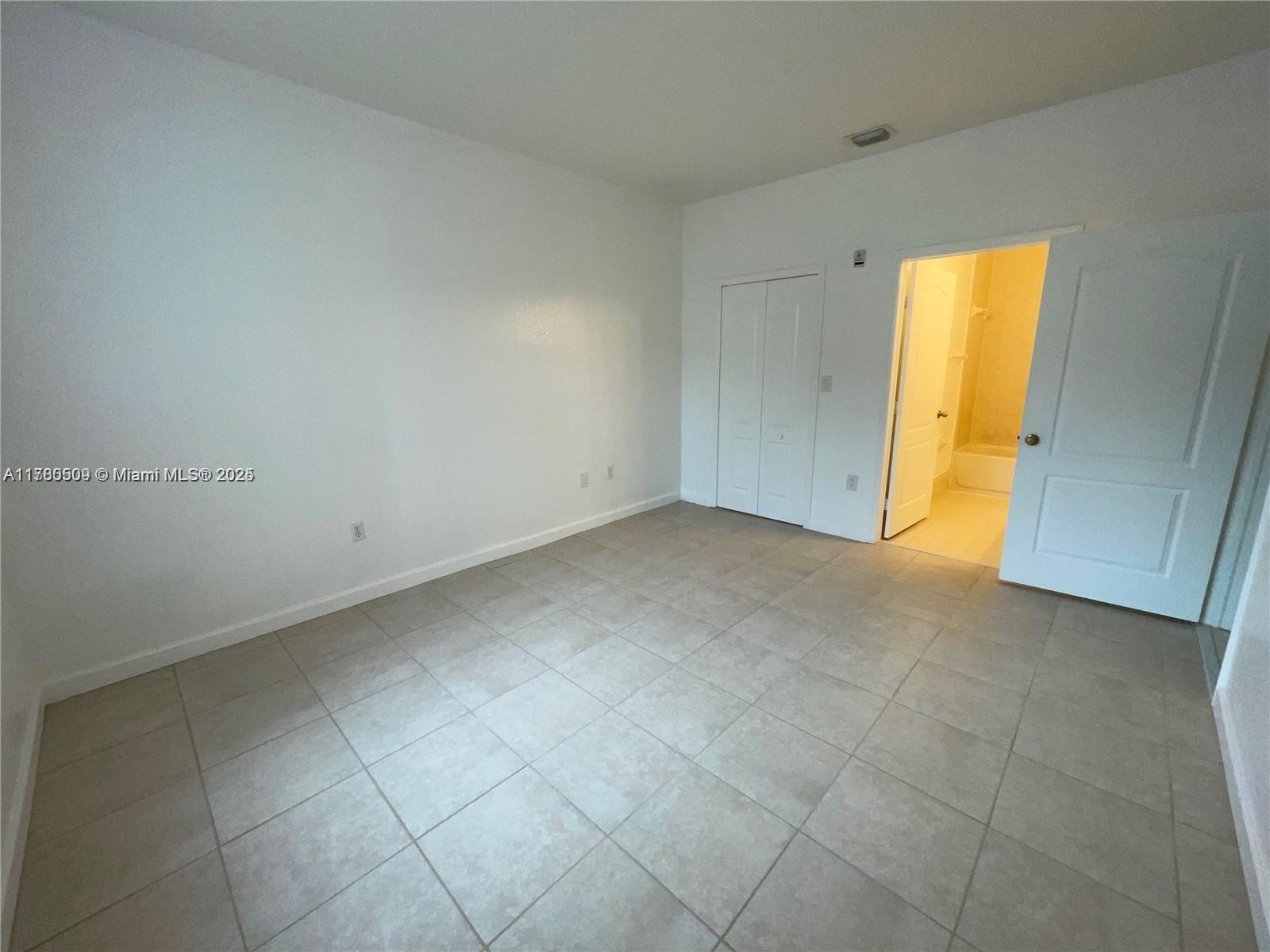 1535 Se 26th St 104 Property Photo 2
