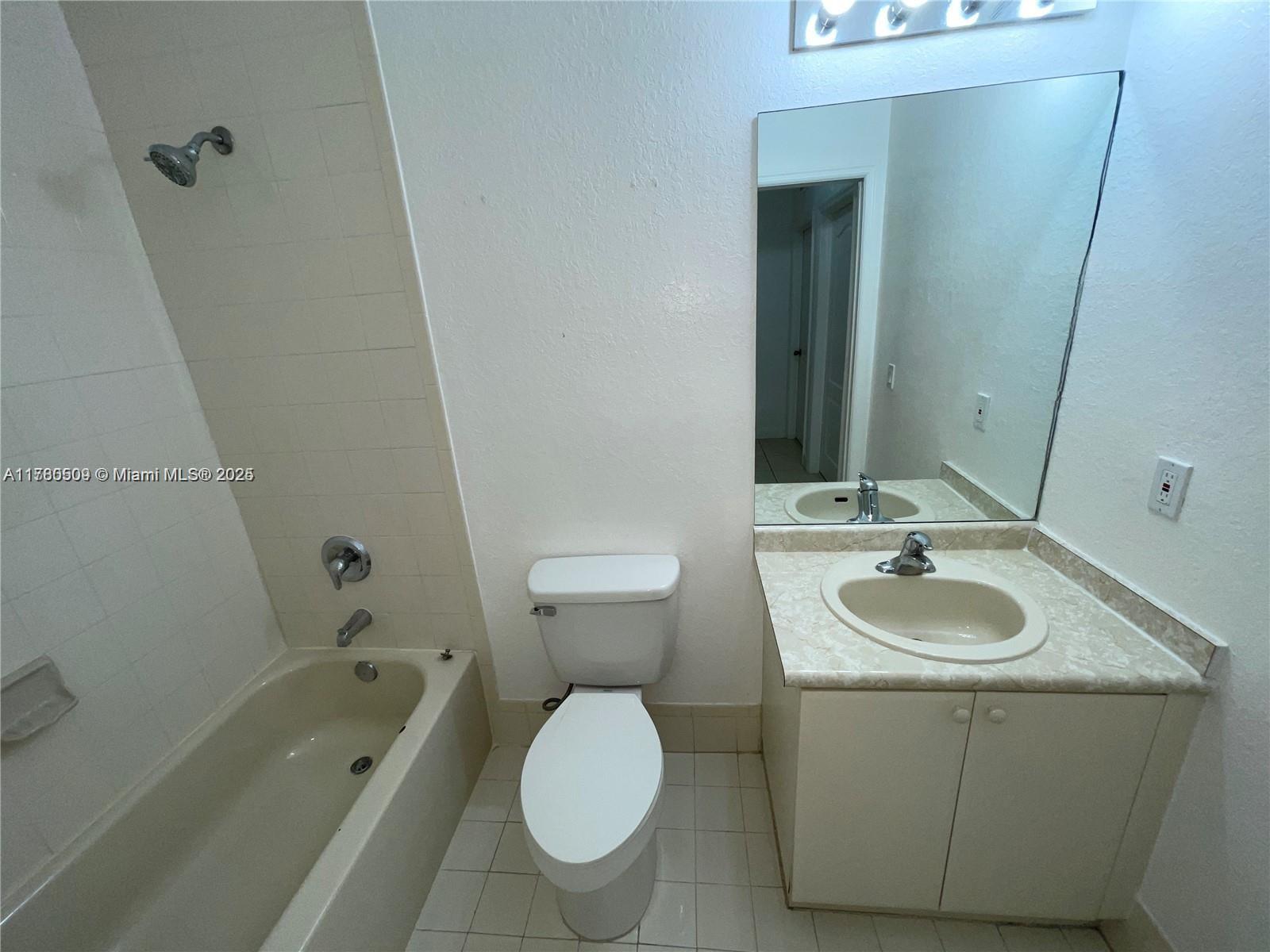 1535 Se 26th St 104 Property Photo 8