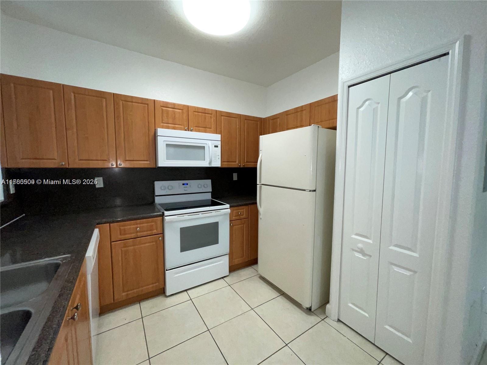 1535 Se 26th St 104 Property Photo 13