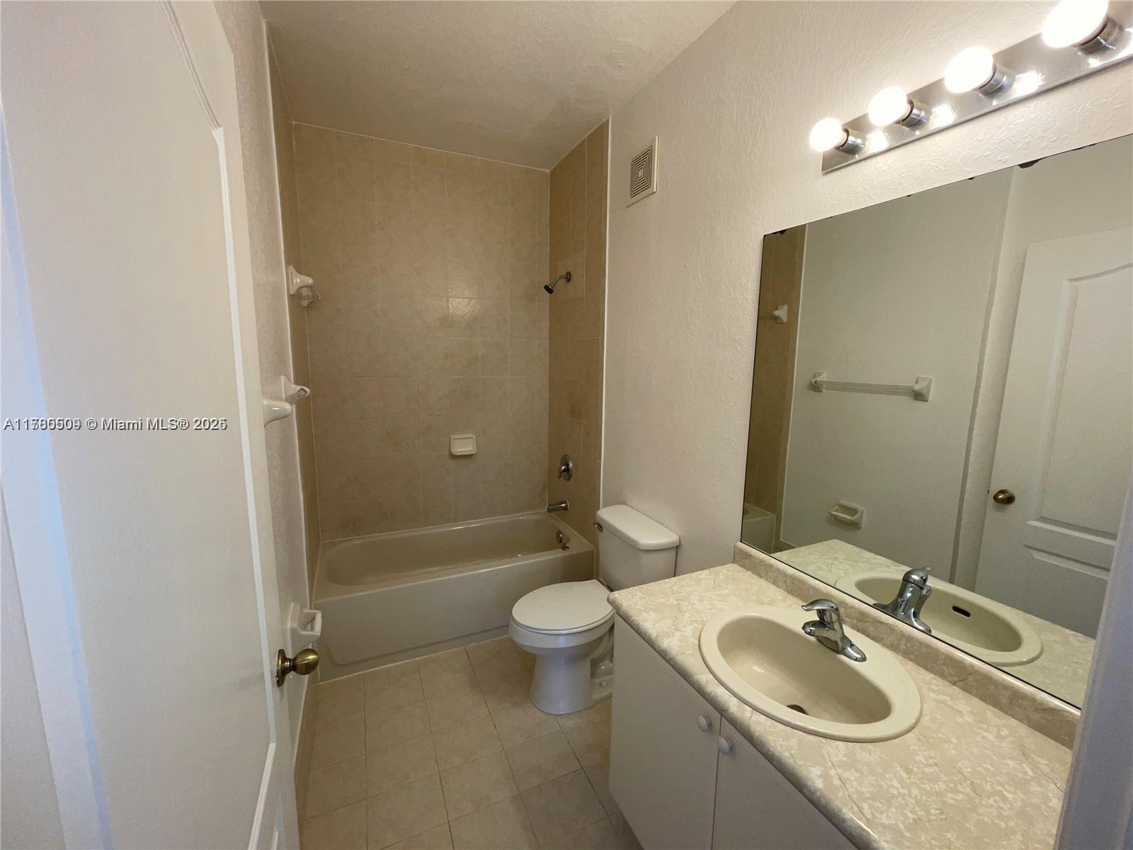 1535 Se 26th St 104 Property Photo 15