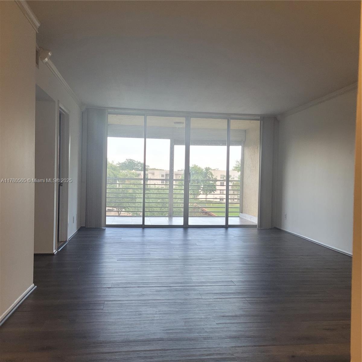 1920 Sabal Palm Dr 403 Property Photo 2