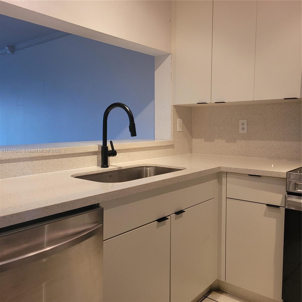1920 Sabal Palm Dr 403 Property Photo 4