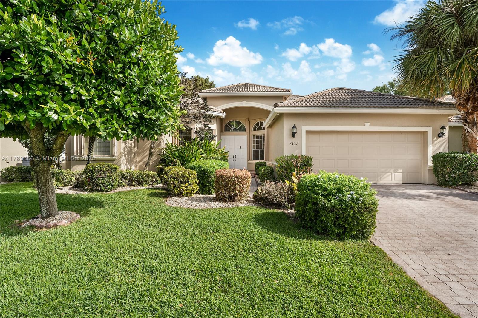 7437 Viale Michelangelo Property Photo