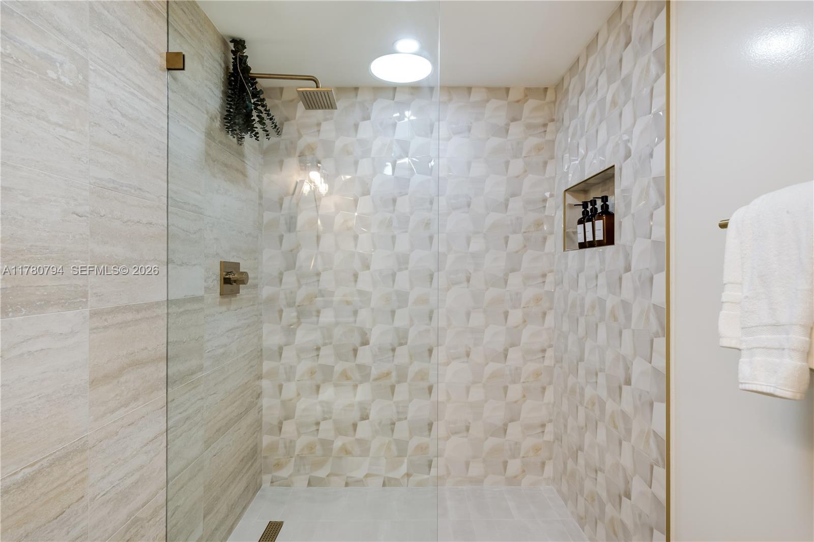 2951 S Bayshore Dr 815 Property Photo 13