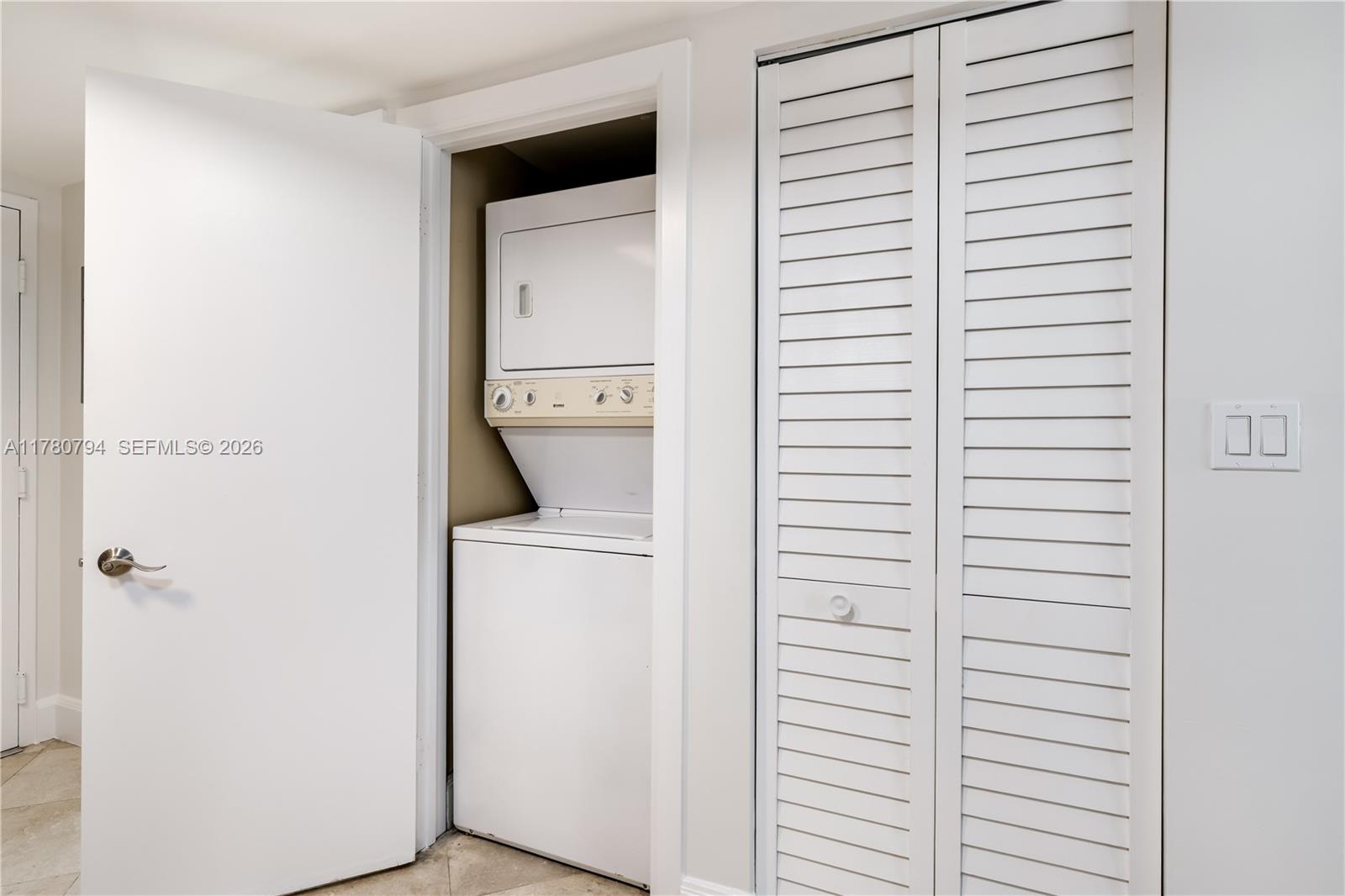 2951 S Bayshore Dr 815 Property Photo 14