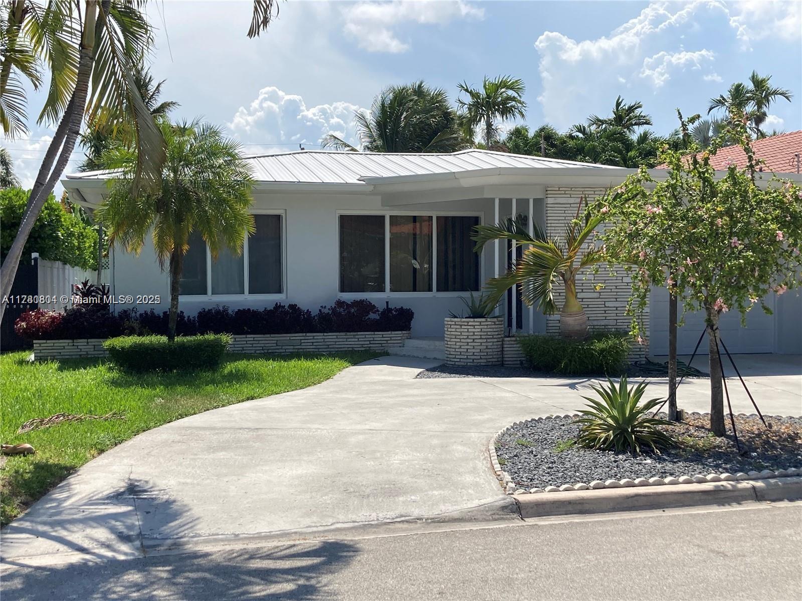9440 Carlyle Ave Property Photo
