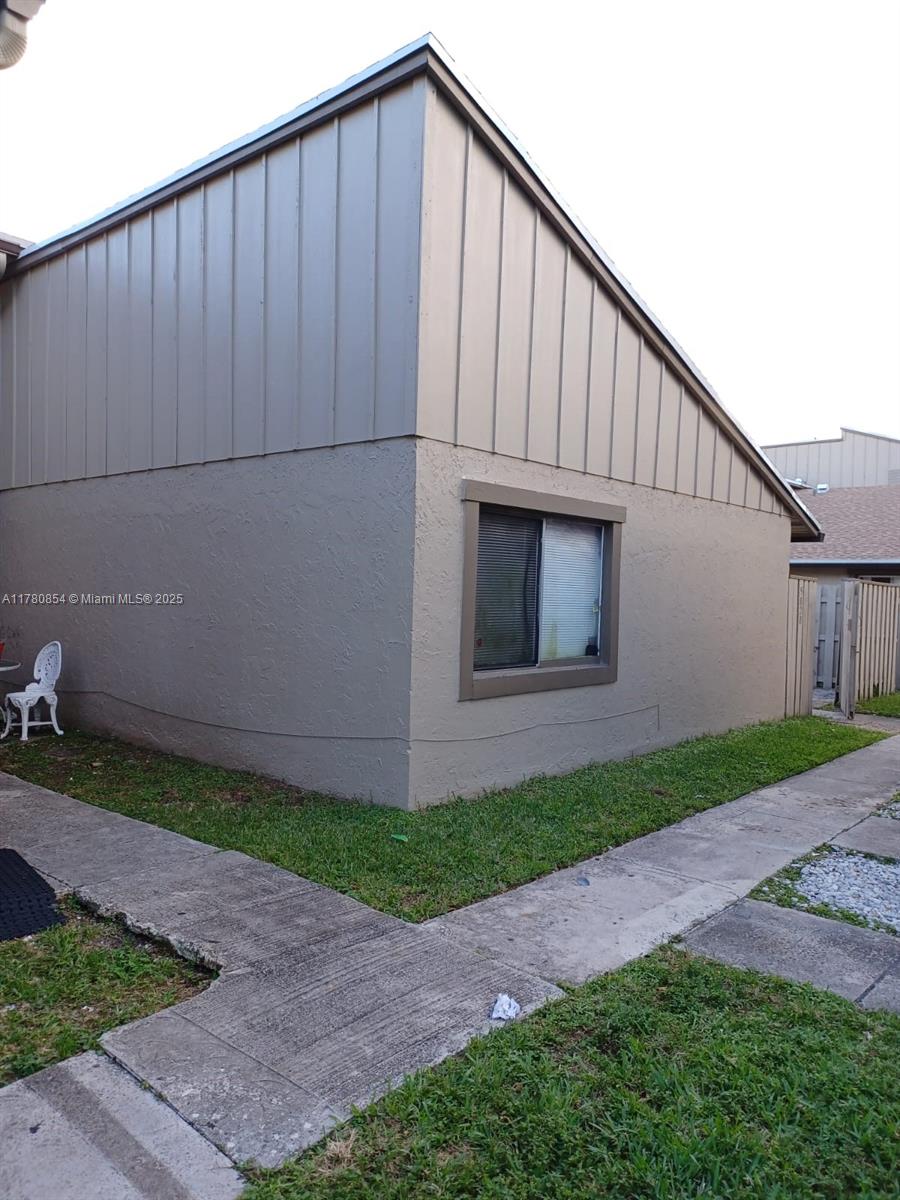 5820 NW 21st St 39-C Property Photo 1