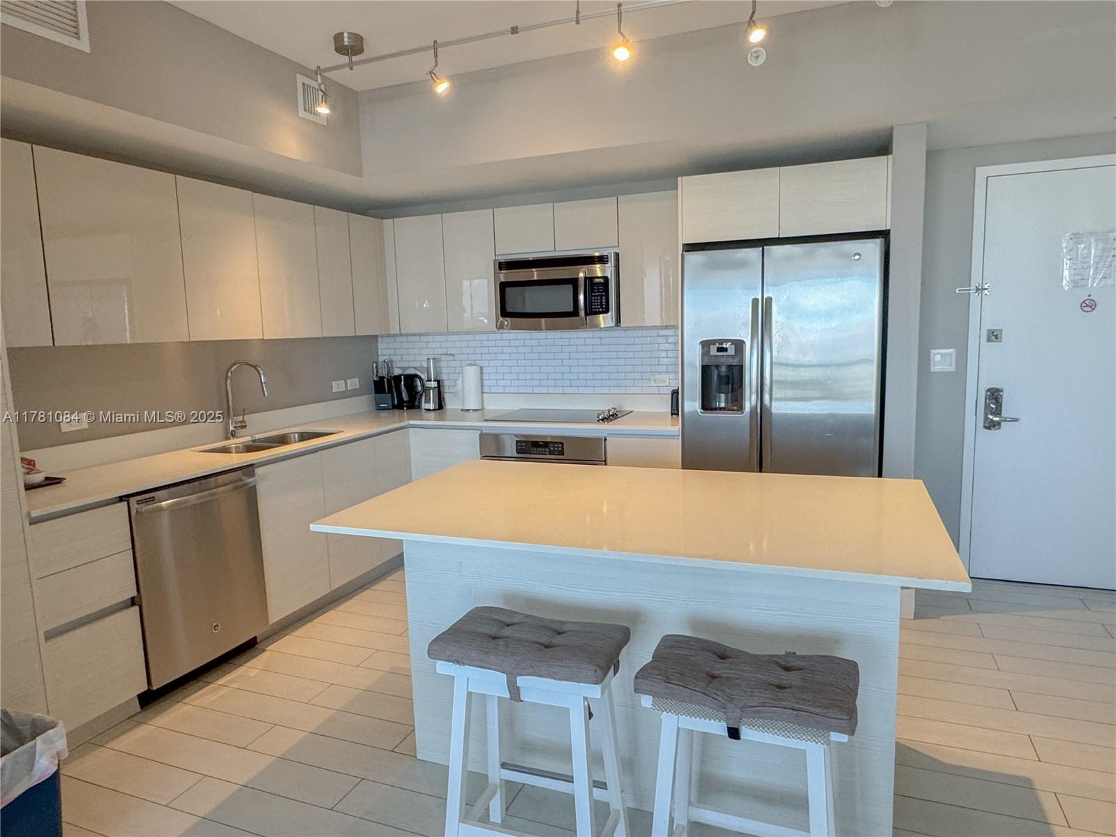 2600 E Hallandale Beach Blvd T3208 Property Photo 13