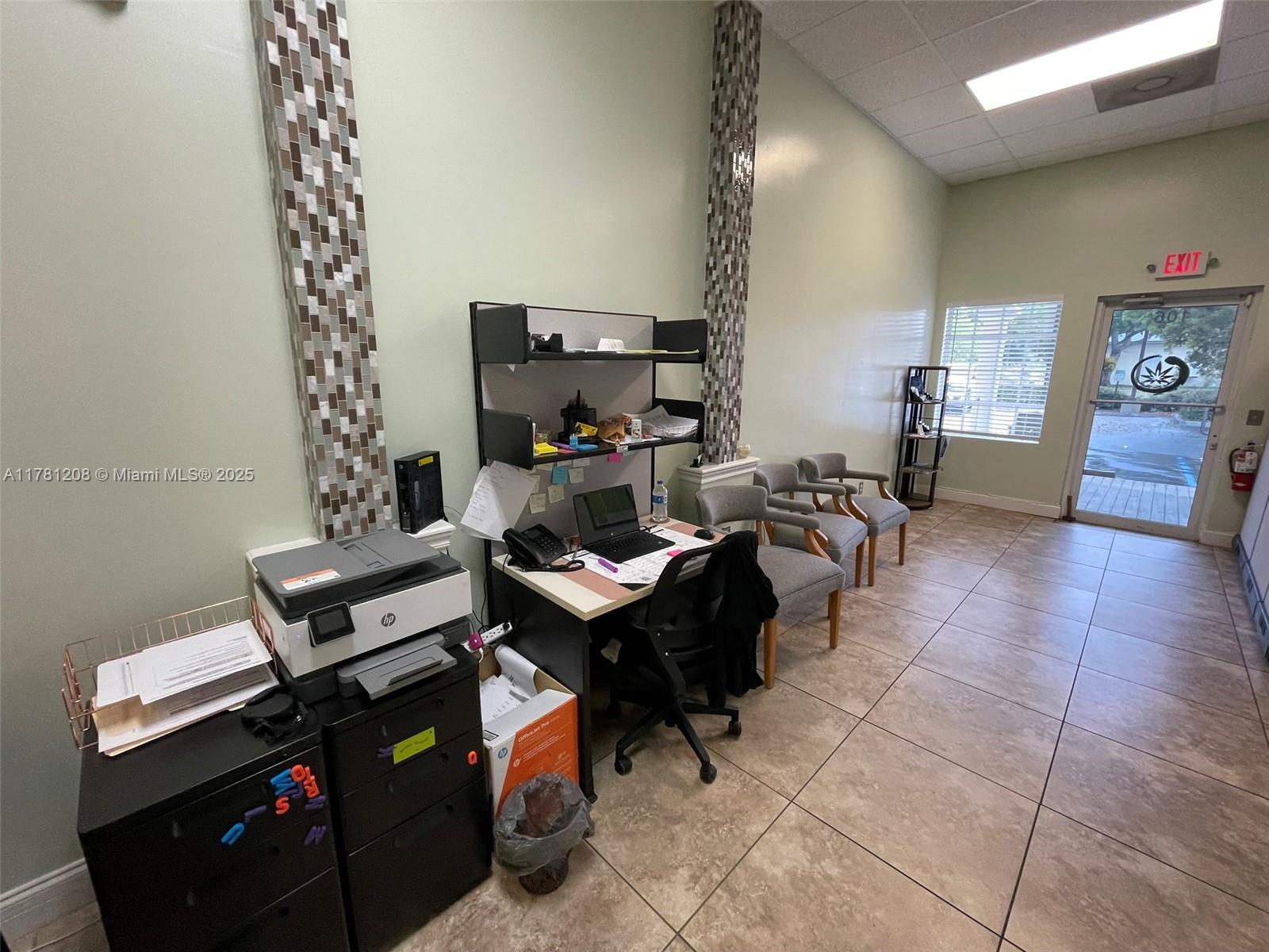 A11781208 Property Photo 4