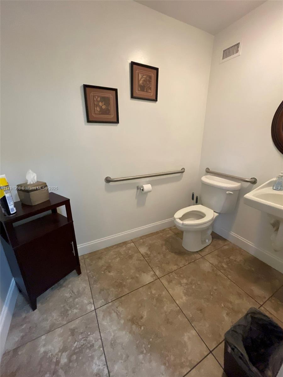 A11781208 Property Photo 6