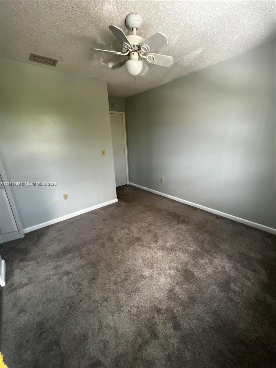 889 Hamilton Dr 889i Property Photo 7