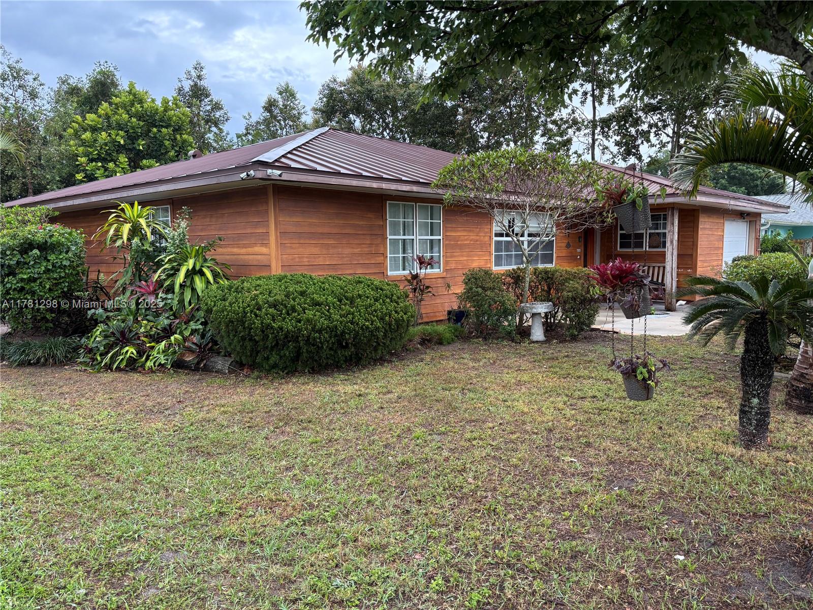533 Fleming St Property Photo