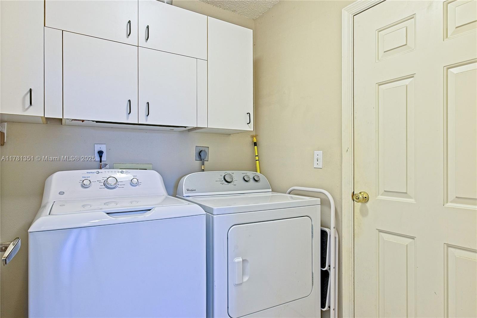 2592 Se 7th Ct Property Photo 12