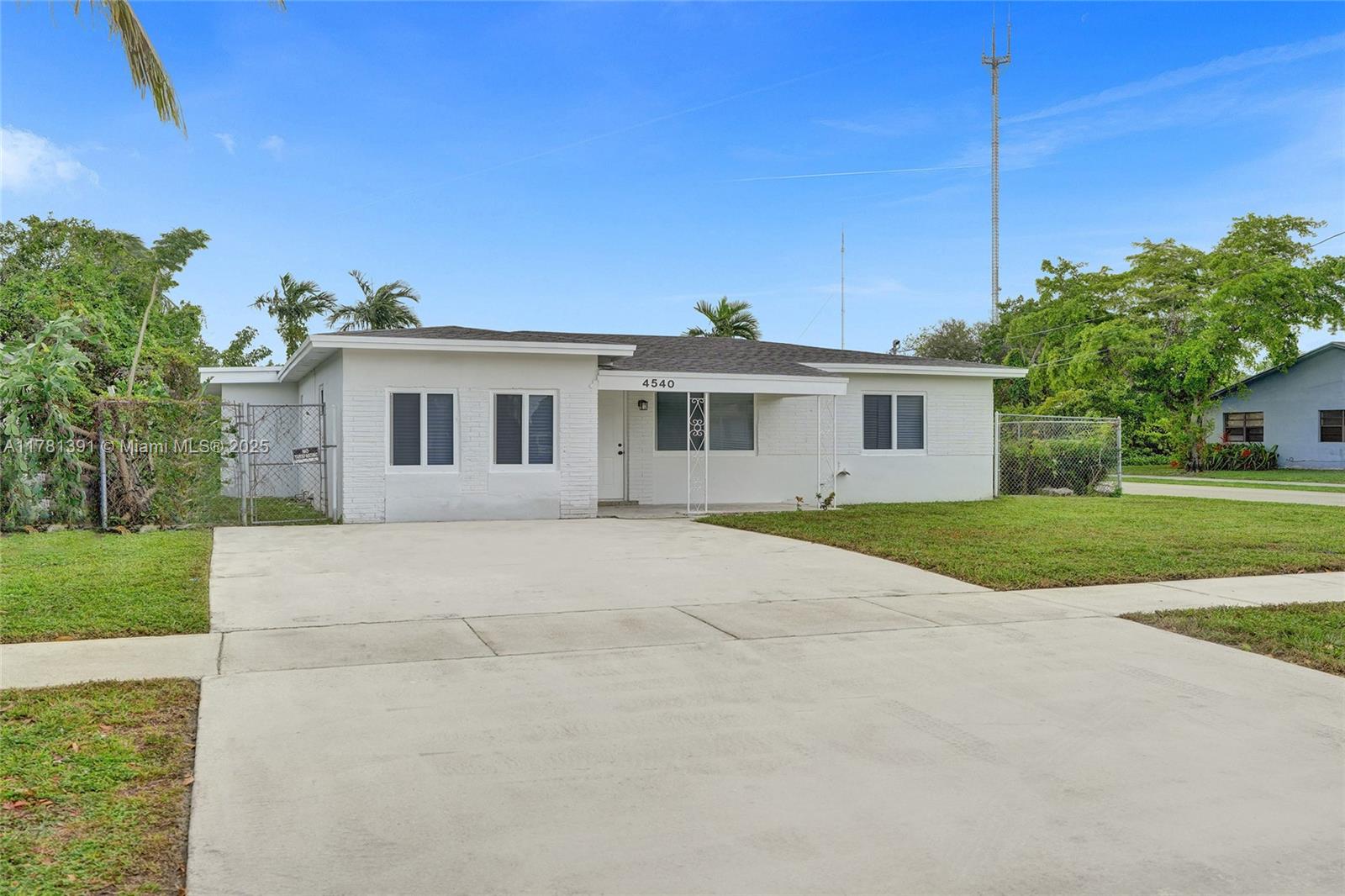 4540 Sw 21st St Property Photo
