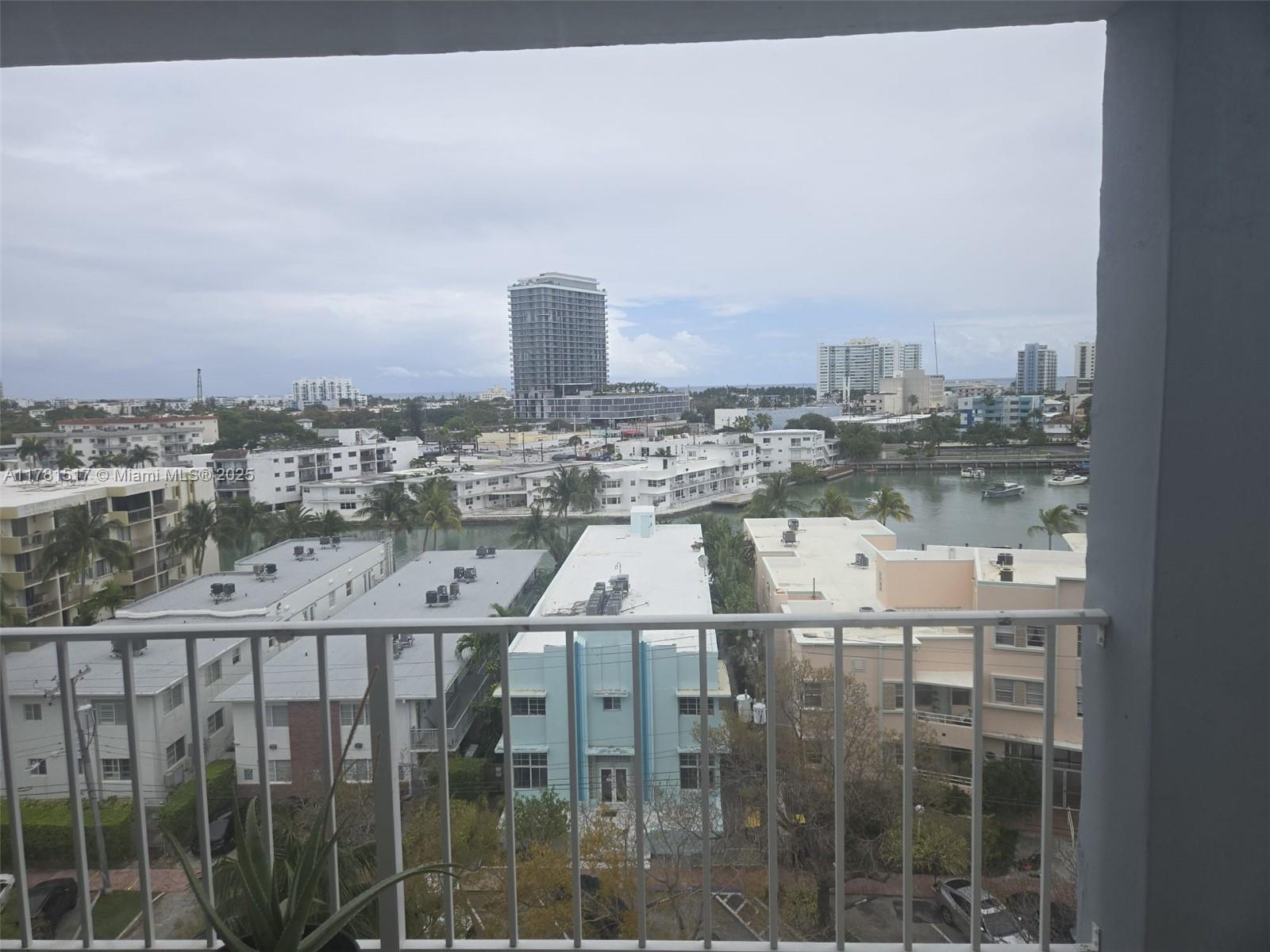 6900 Bay Dr 8I Property Photo 1