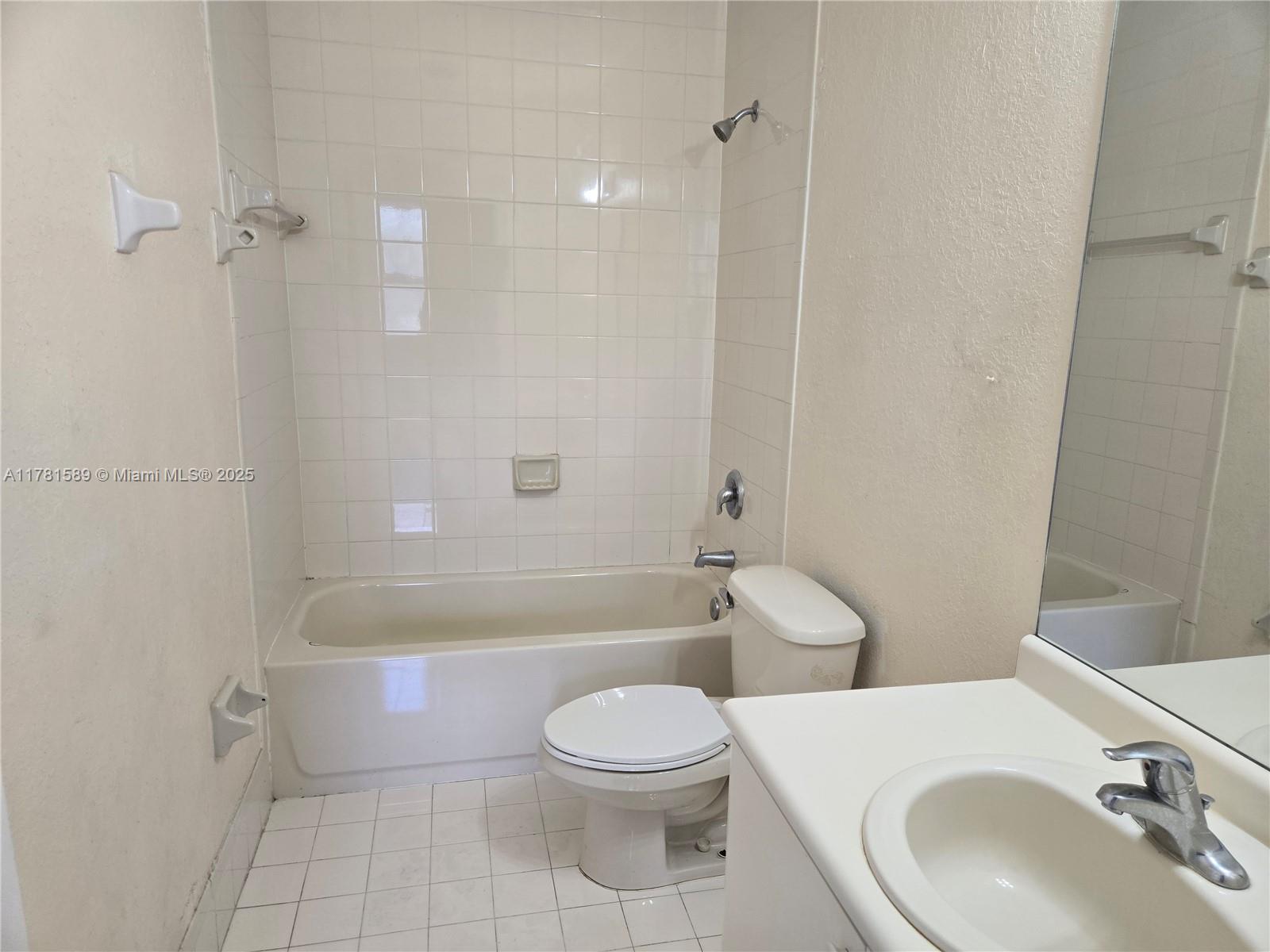 1660 Se 29th St 207 Property Photo 4