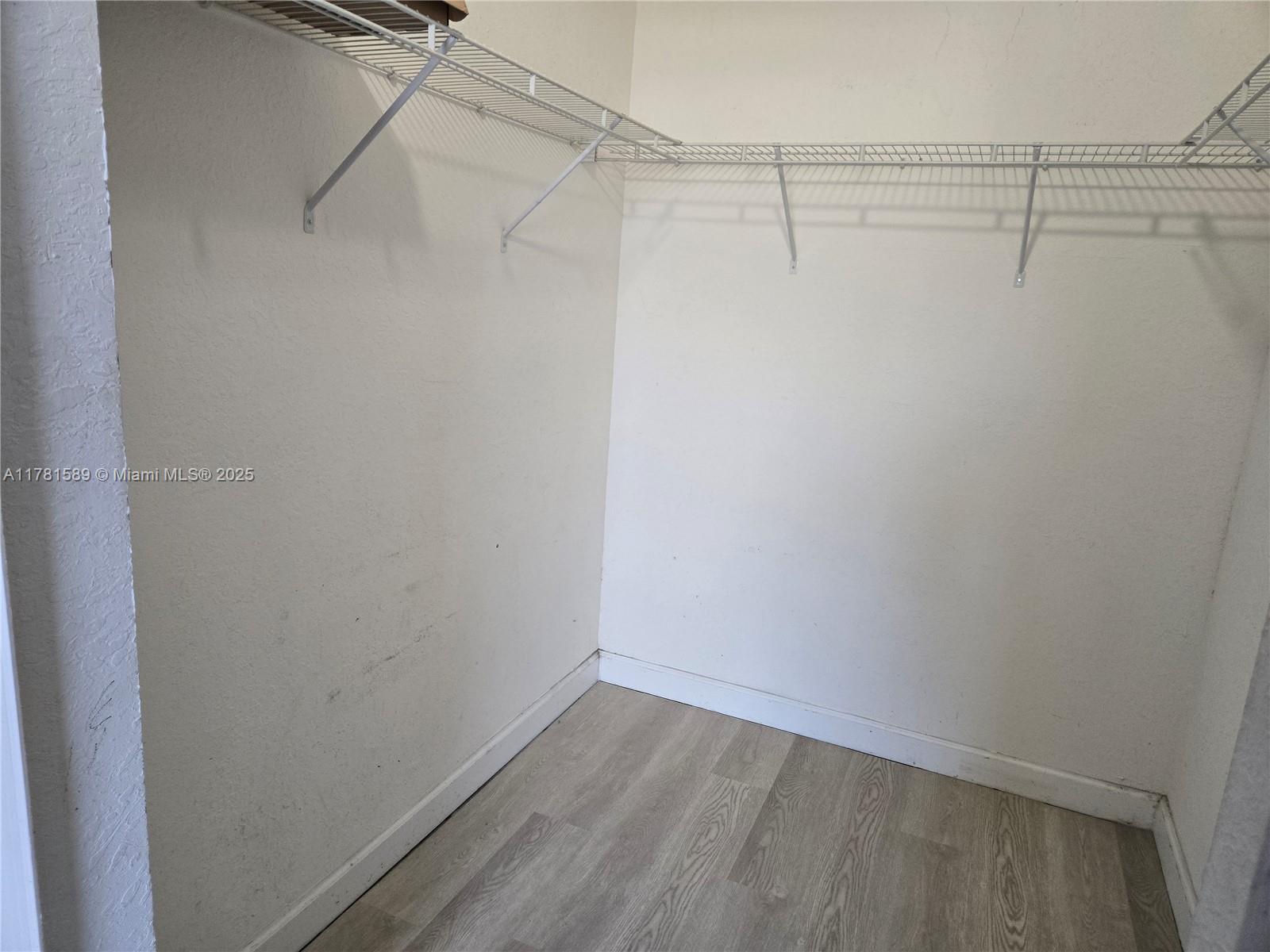 1660 Se 29th St 207 Property Photo 5