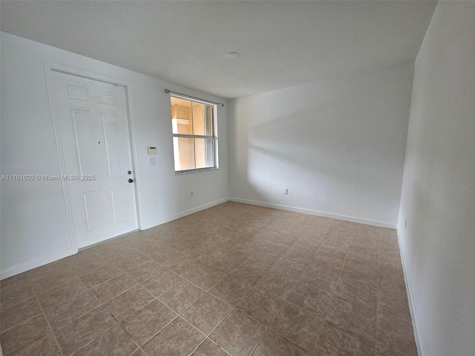 1005 Ne 42nd Ave Property Photo 3