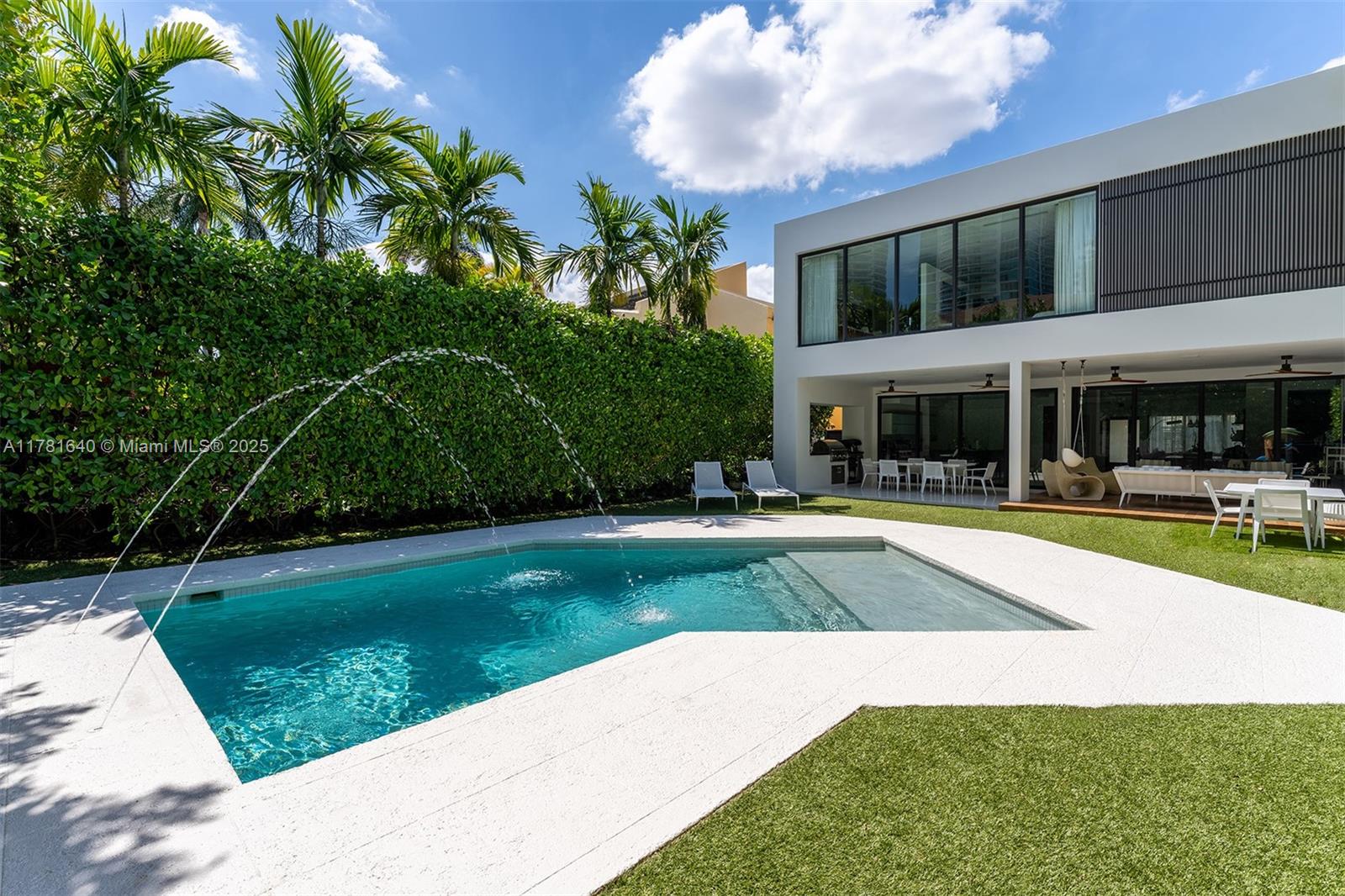 2031 S Miami Ave Property Photo 1