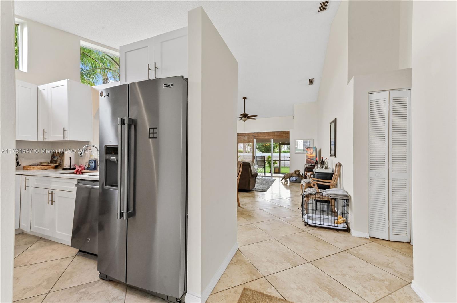 401 Sabal Palm Ln 401 Property Photo 2