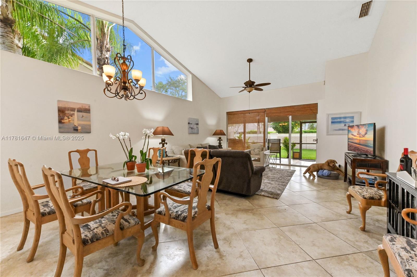 401 Sabal Palm Ln 401 Property Photo 6