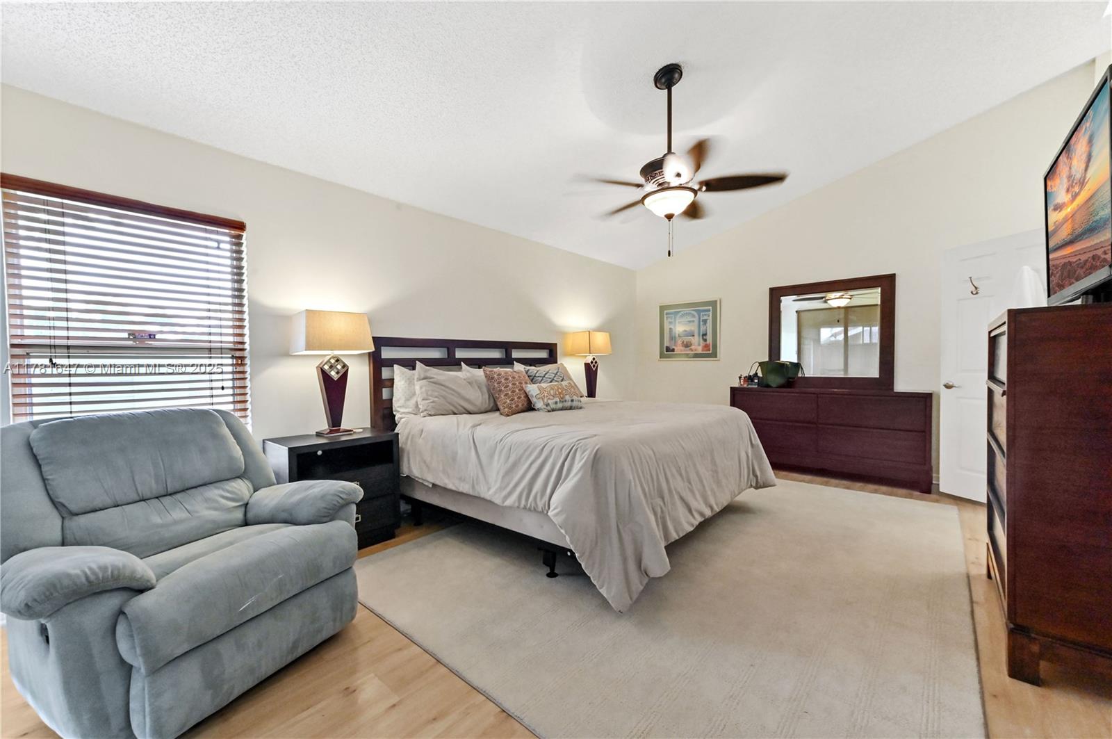 401 Sabal Palm Ln 401 Property Photo 16