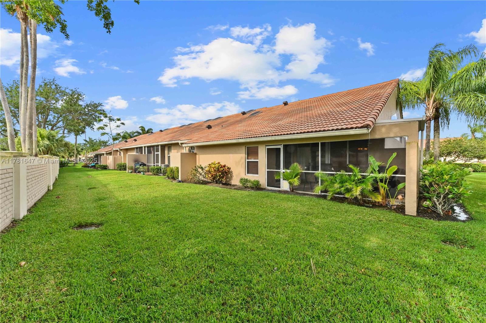 401 Sabal Palm Ln 401 Property Photo 21