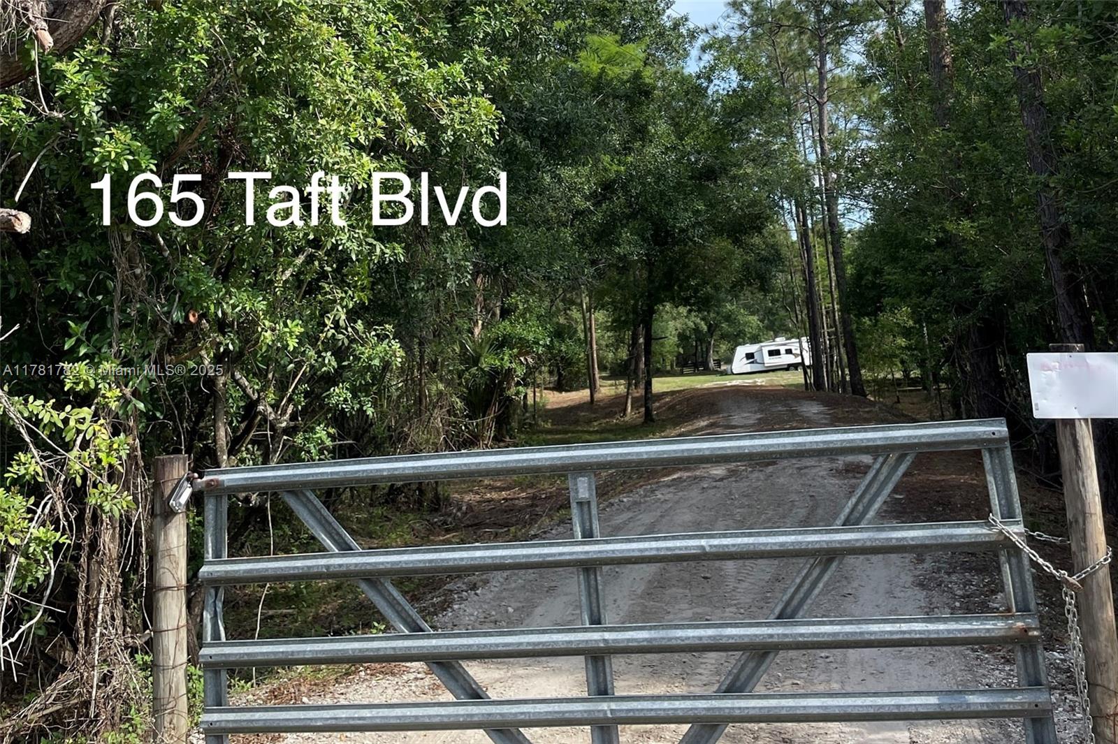165 Taft Blvd Property Photo