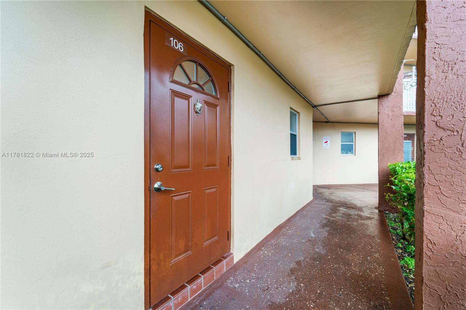 9001 Sunrise Lakes Blvd 106 Property Photo