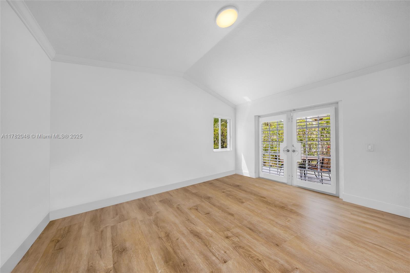 929 Phoenix Way Property Photo 6