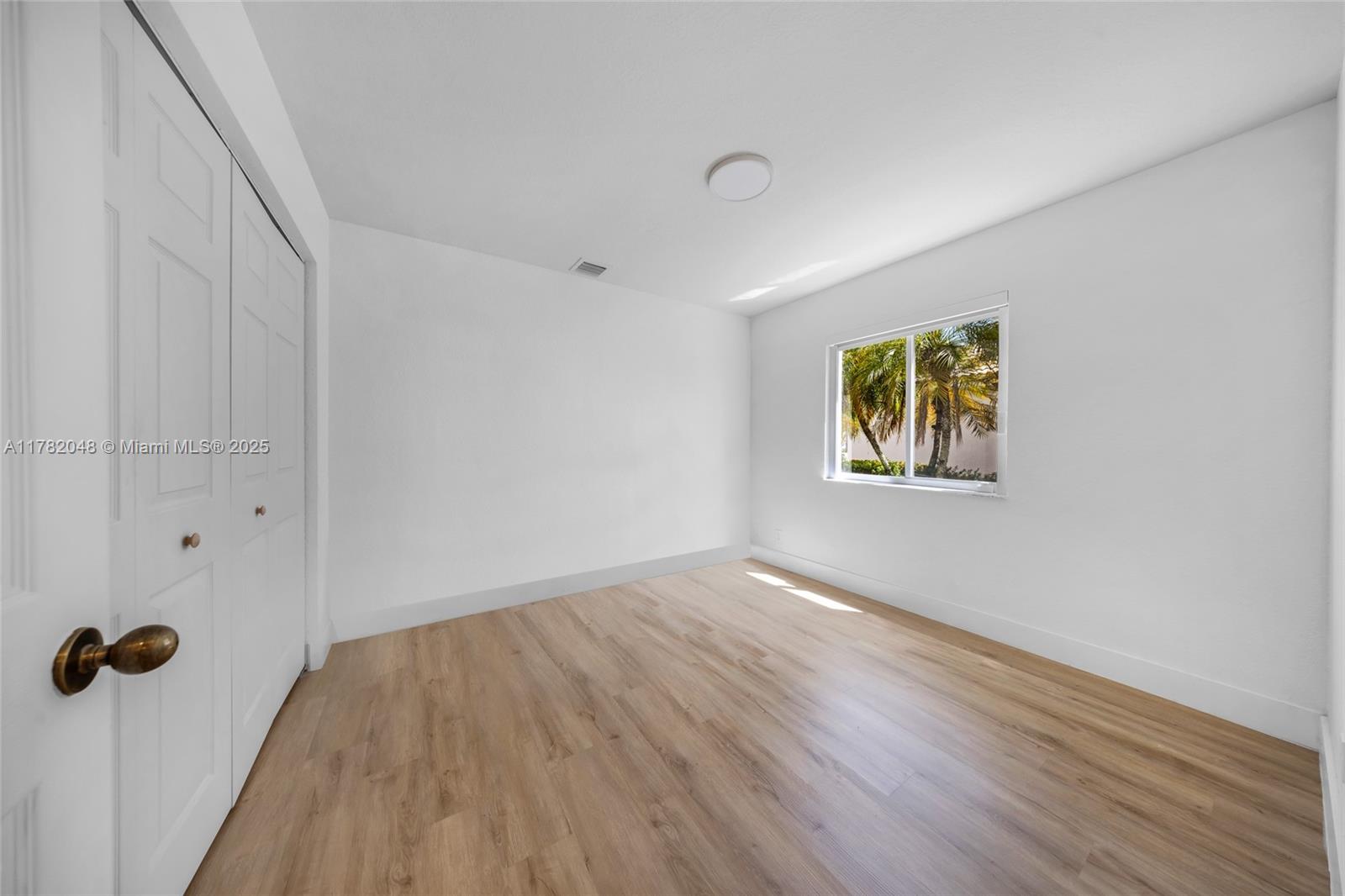 929 Phoenix Way Property Photo 8