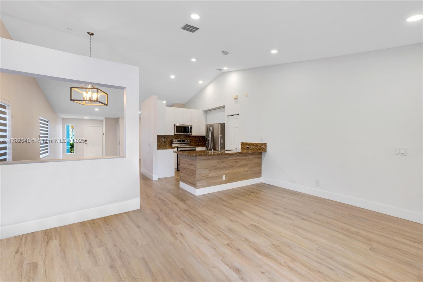 929 Phoenix Way Property Photo 18