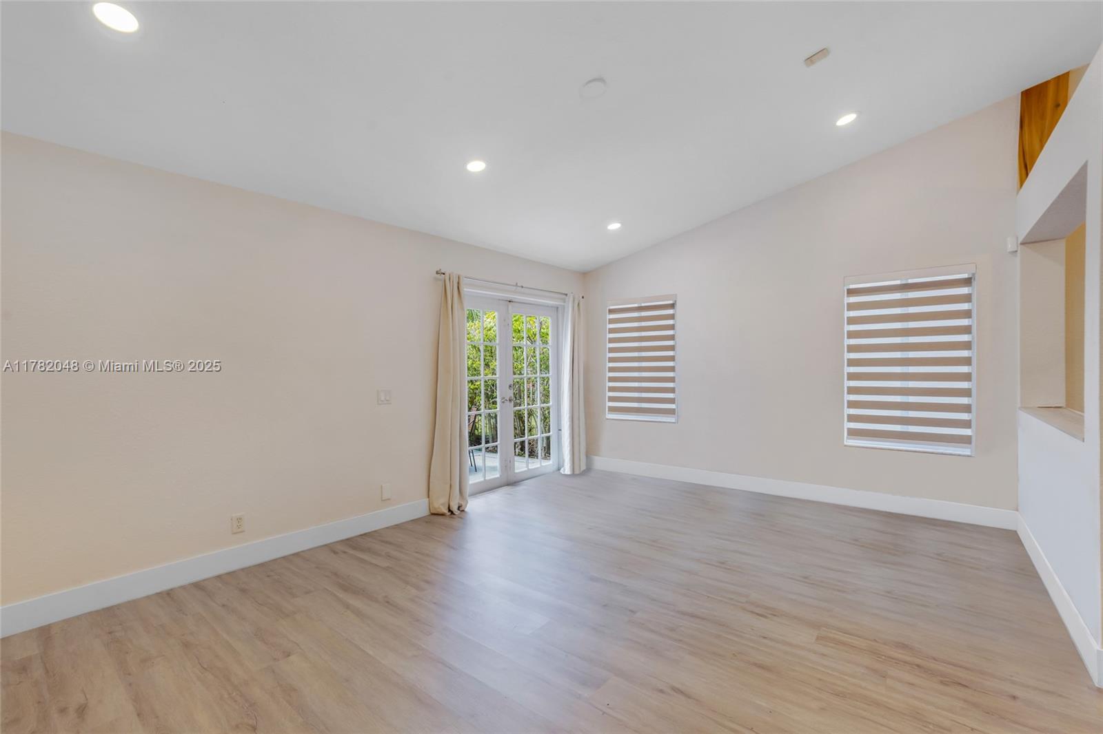 929 Phoenix Way Property Photo 19