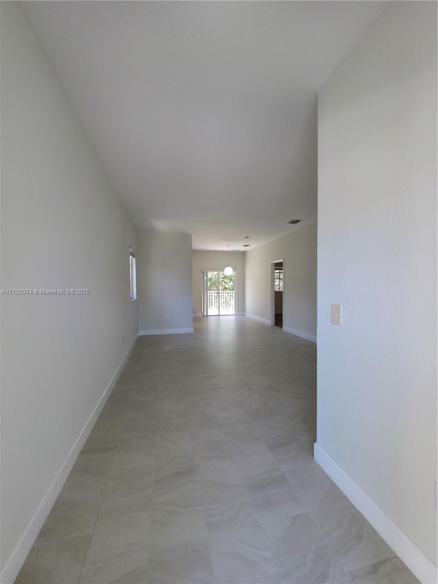 378 Ne 25th Pl 201 Property Photo 5