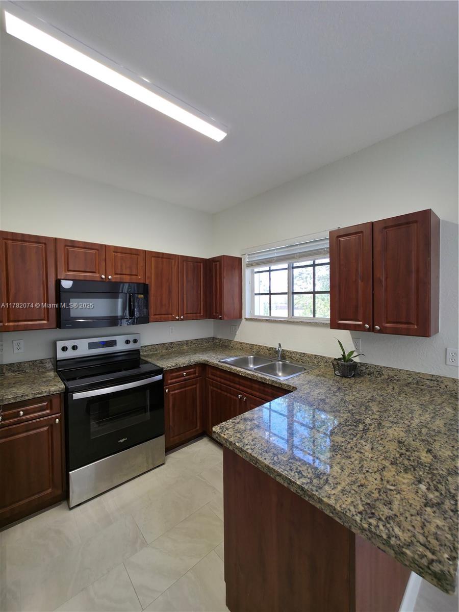378 Ne 25th Pl 201 Property Photo 11