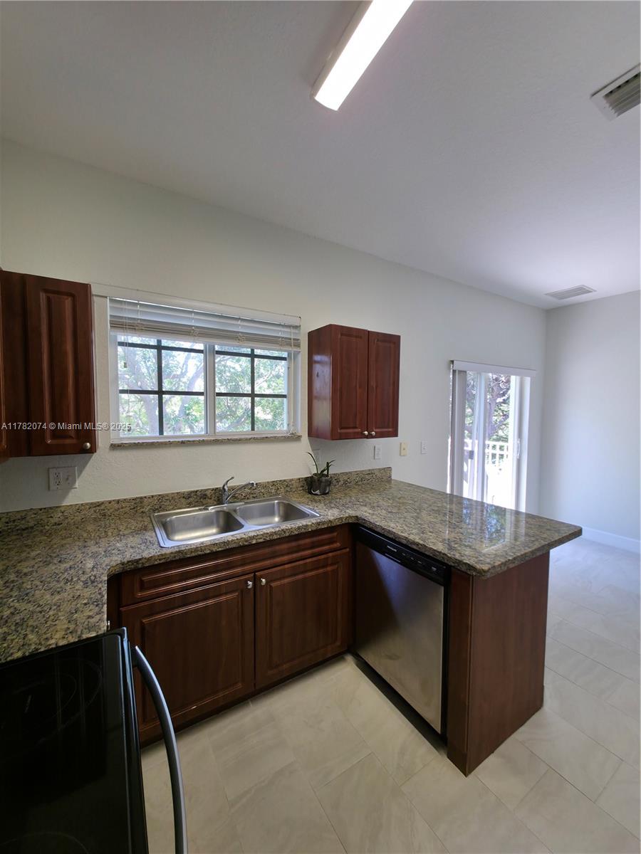 378 Ne 25th Pl 201 Property Photo 12