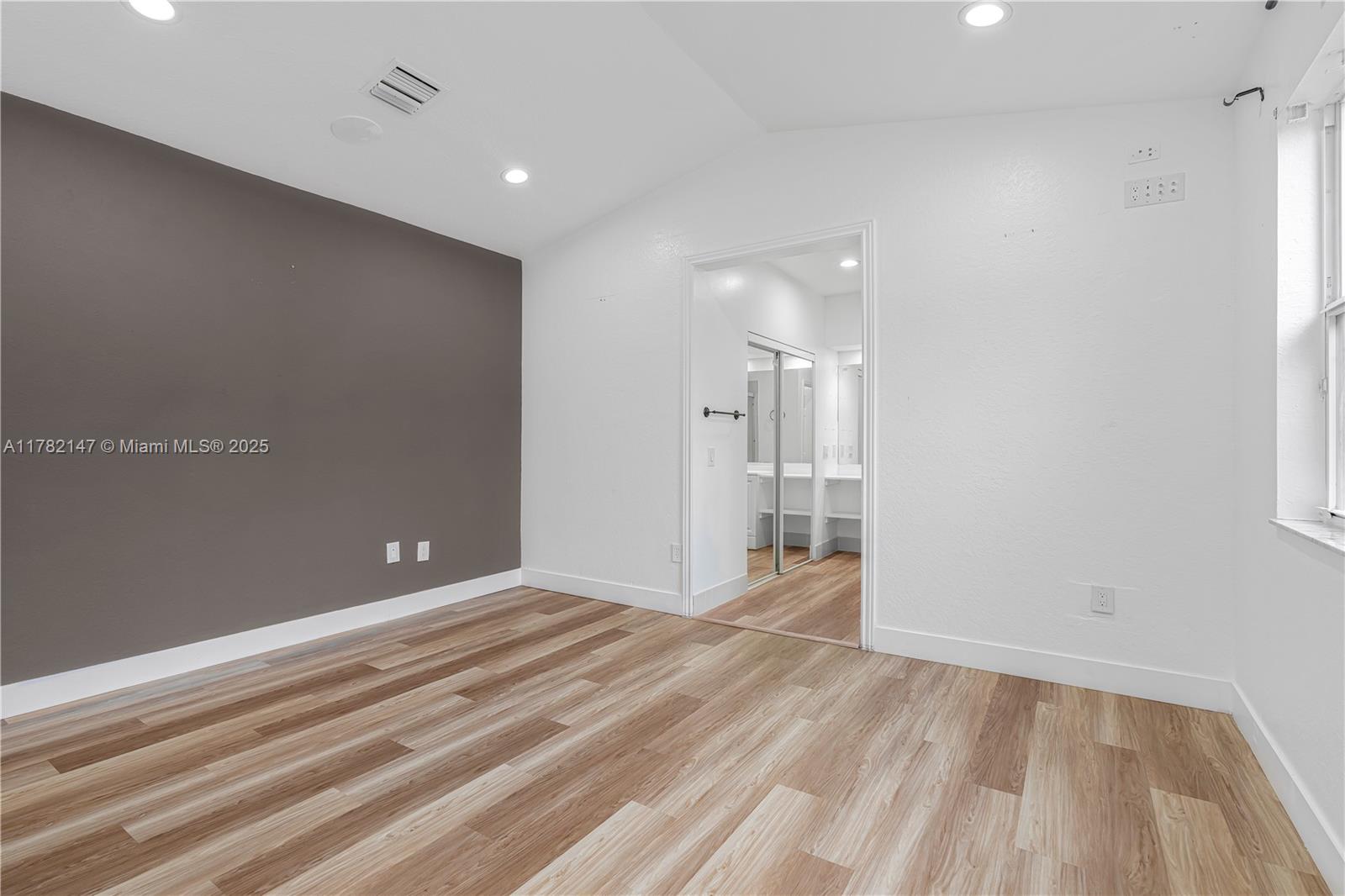1557 Se 20th Ter Property Photo 18