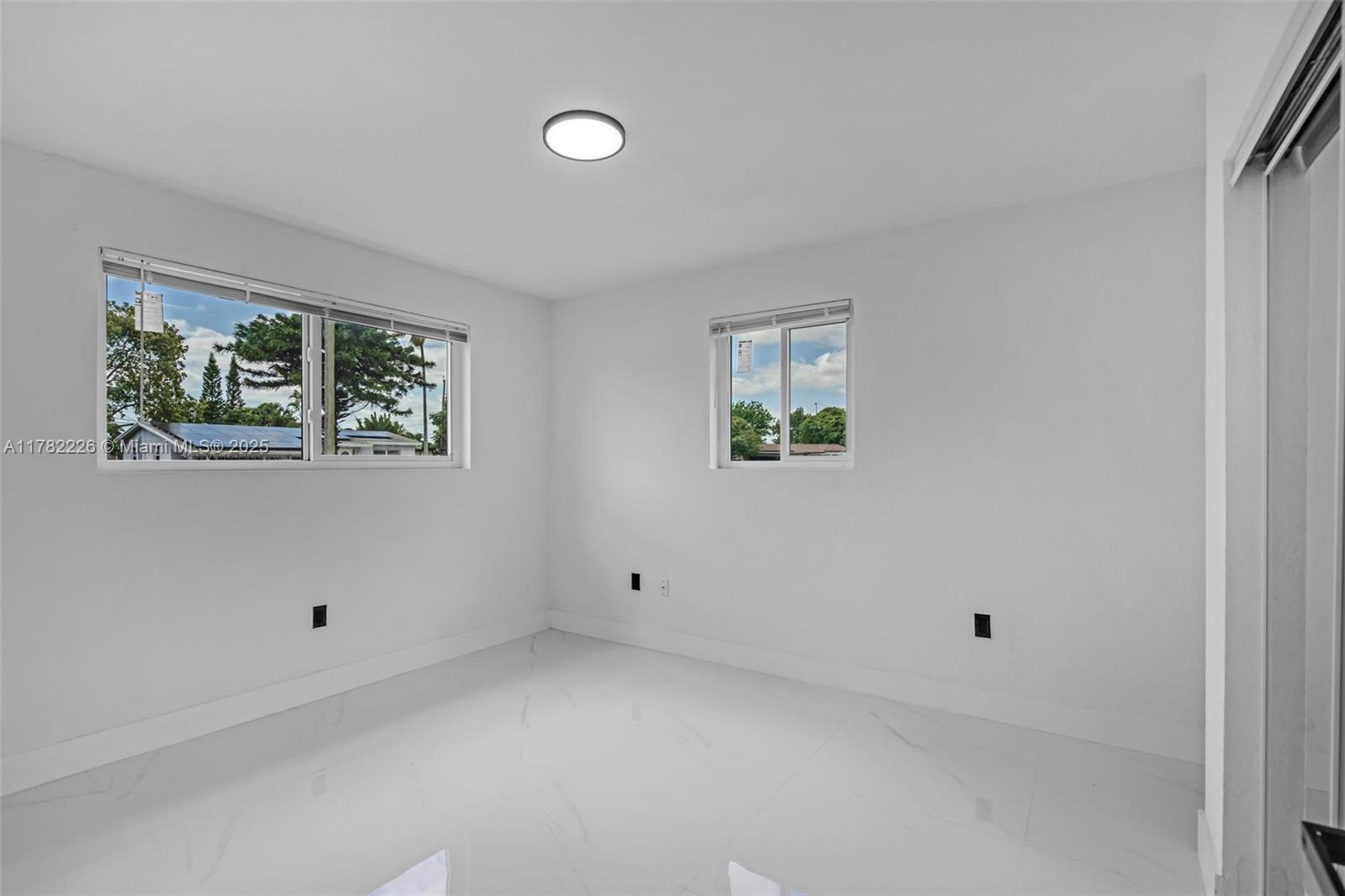 741 Nw 175th Dr Property Photo 11