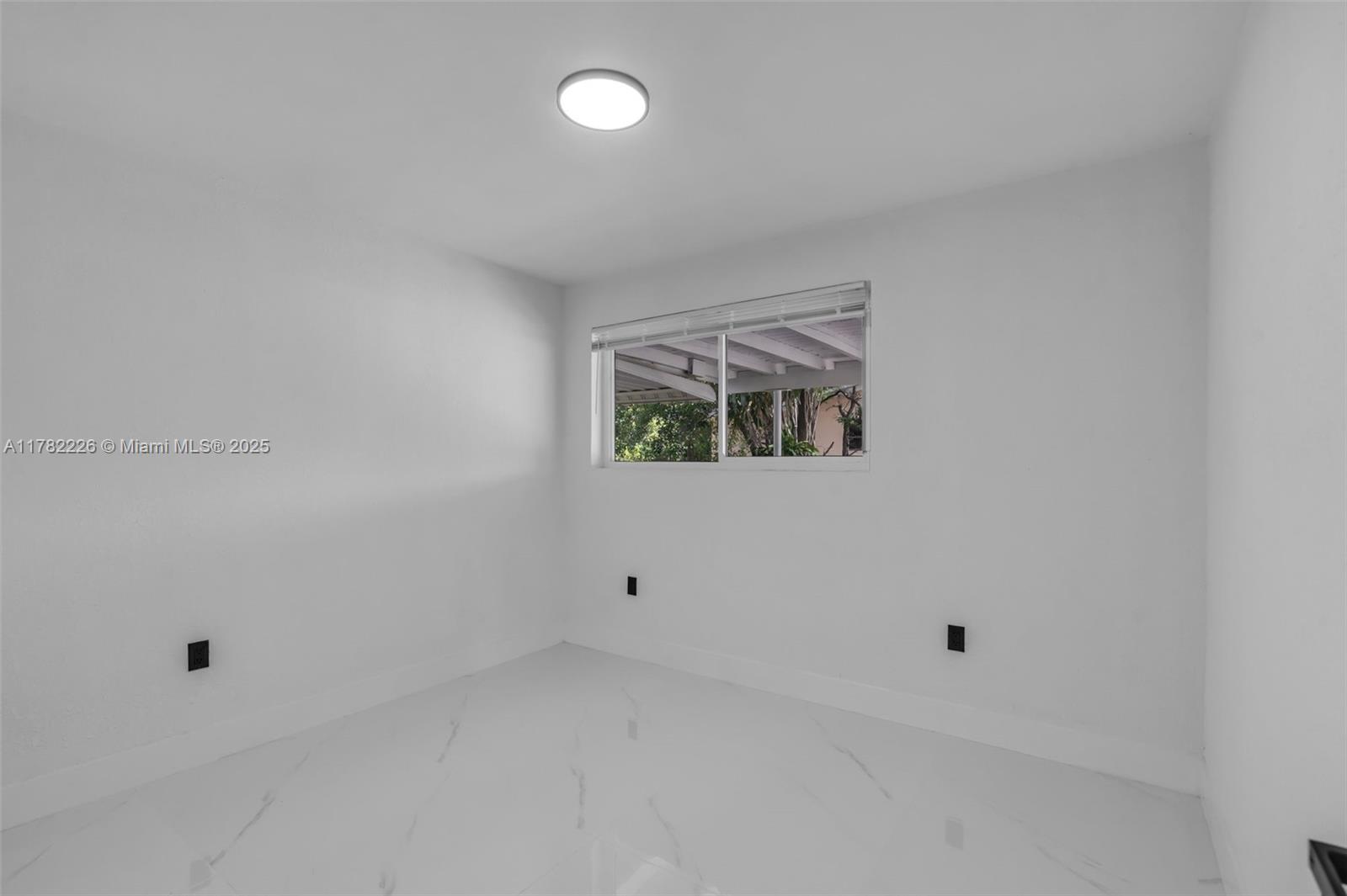 741 Nw 175th Dr Property Photo 20