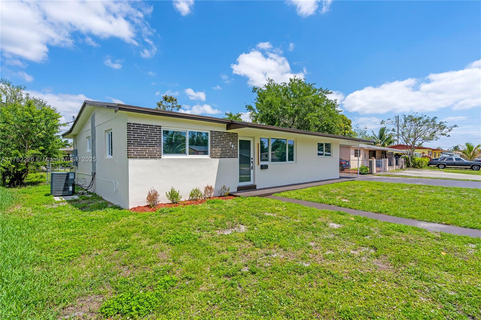 741 Nw 175th Dr Property Photo 40
