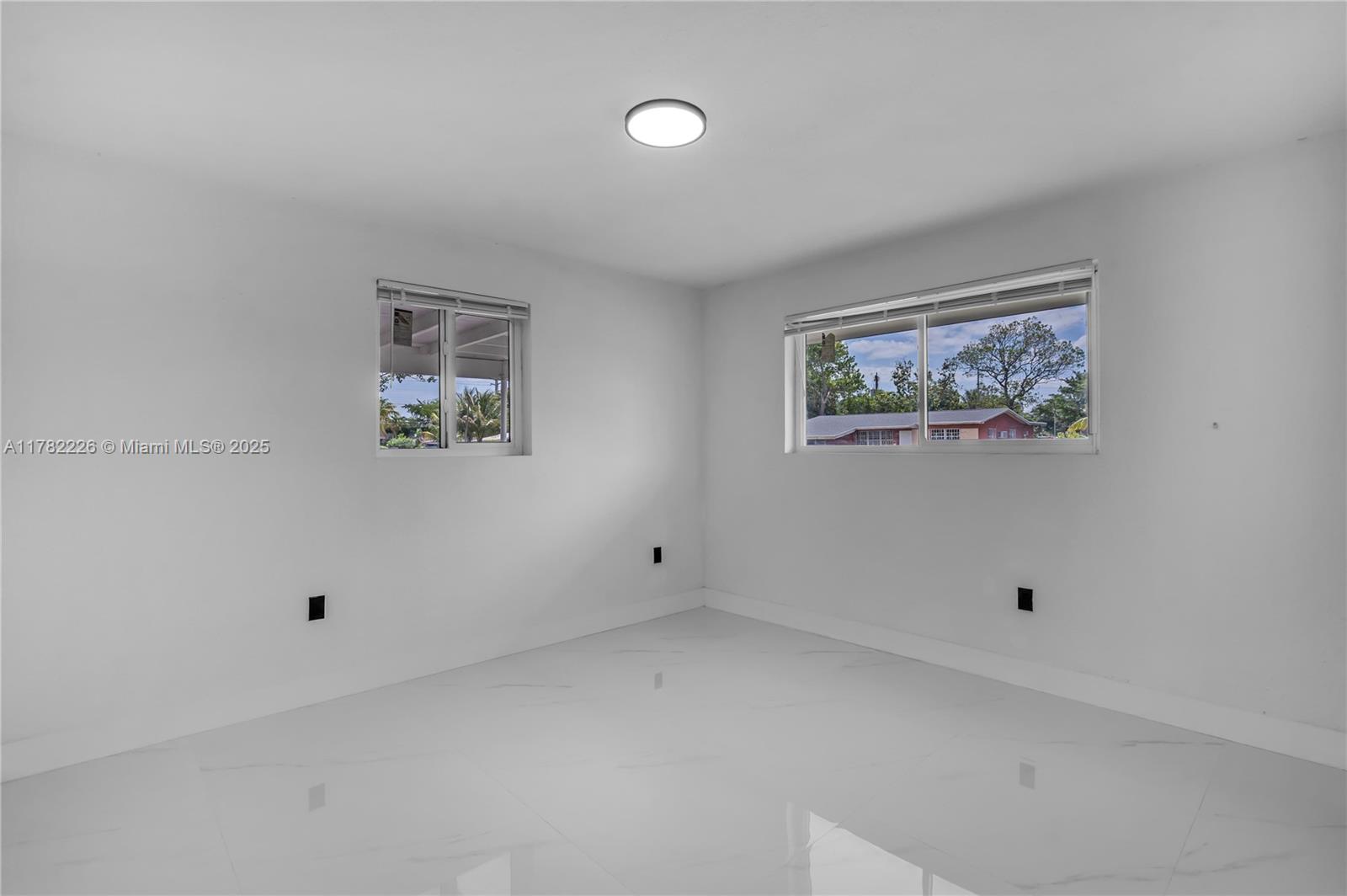 741 Nw 175th Dr Property Photo 55