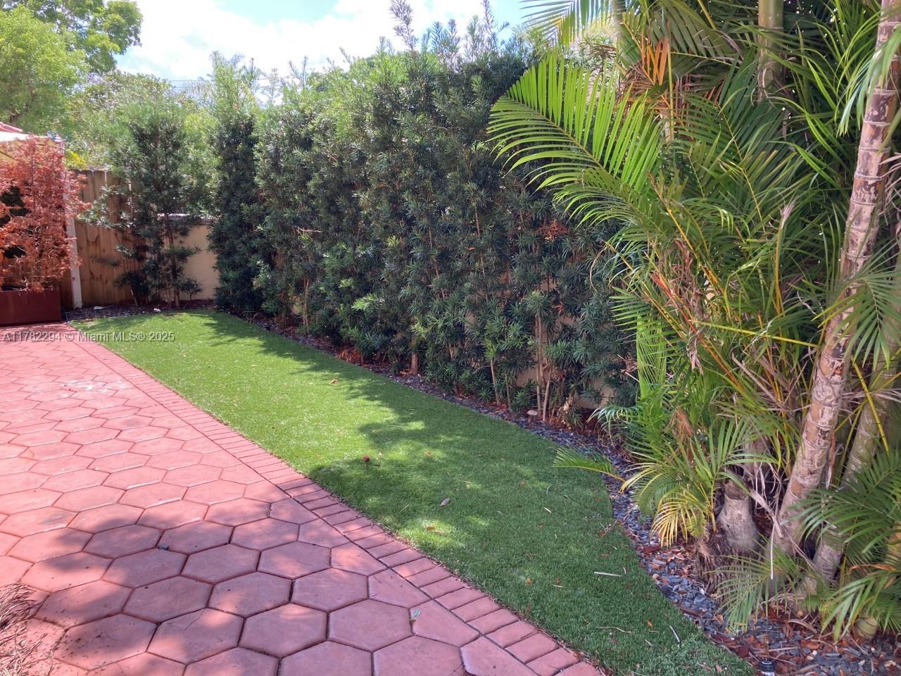 3965 Hyde Park Cir 3965 Property Photo 22
