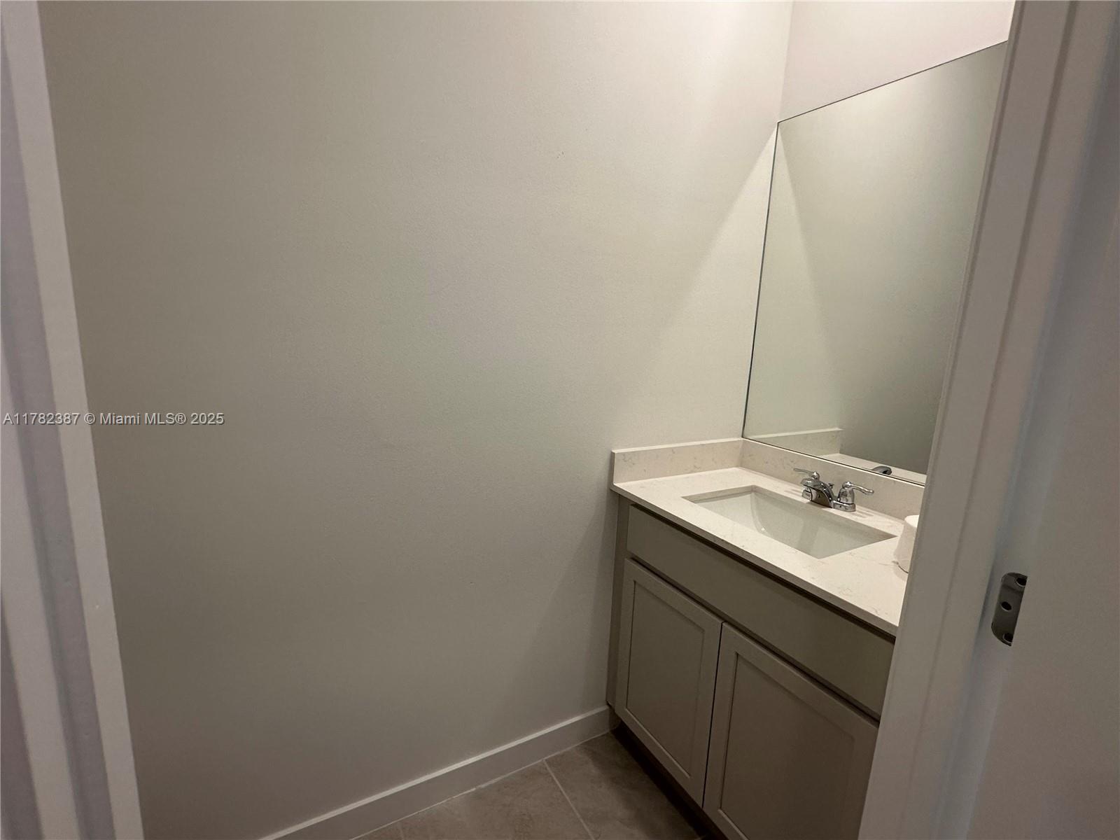 822 Sw 11th Ter Property Photo 13
