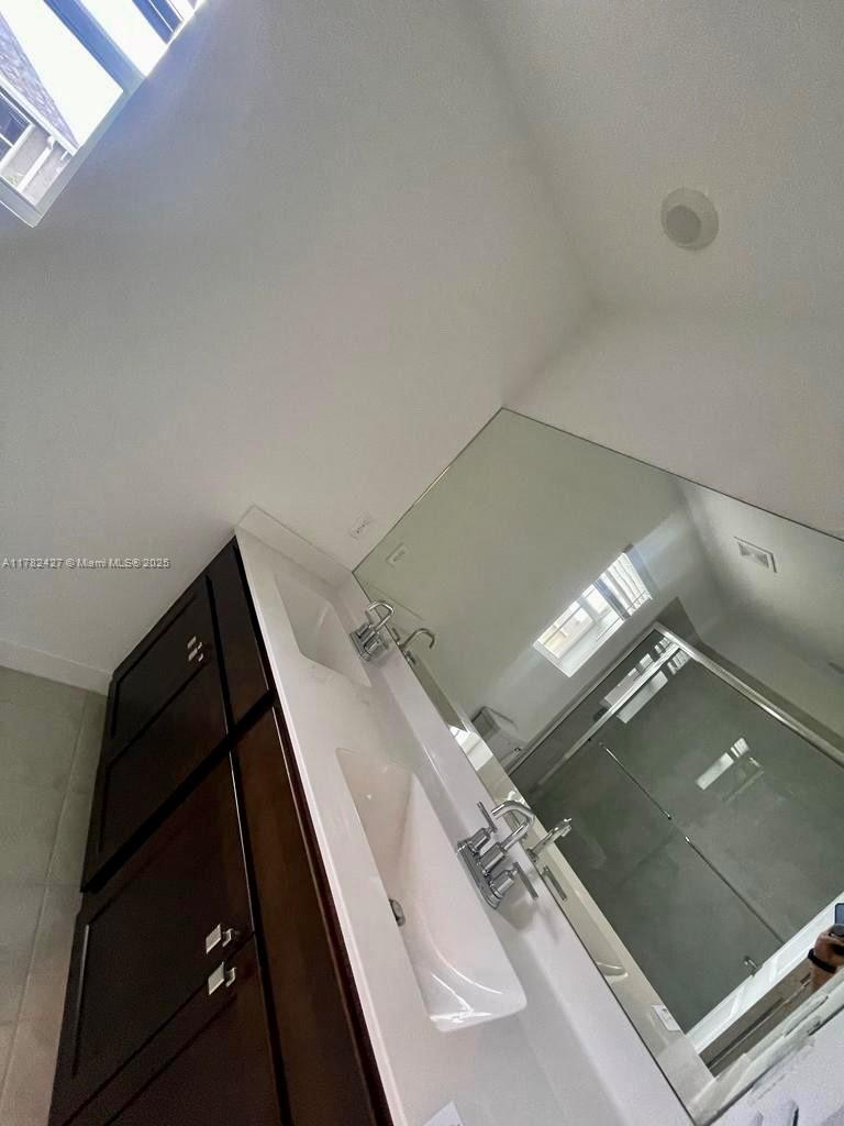 1756 Se 7th Ter . Property Photo 9