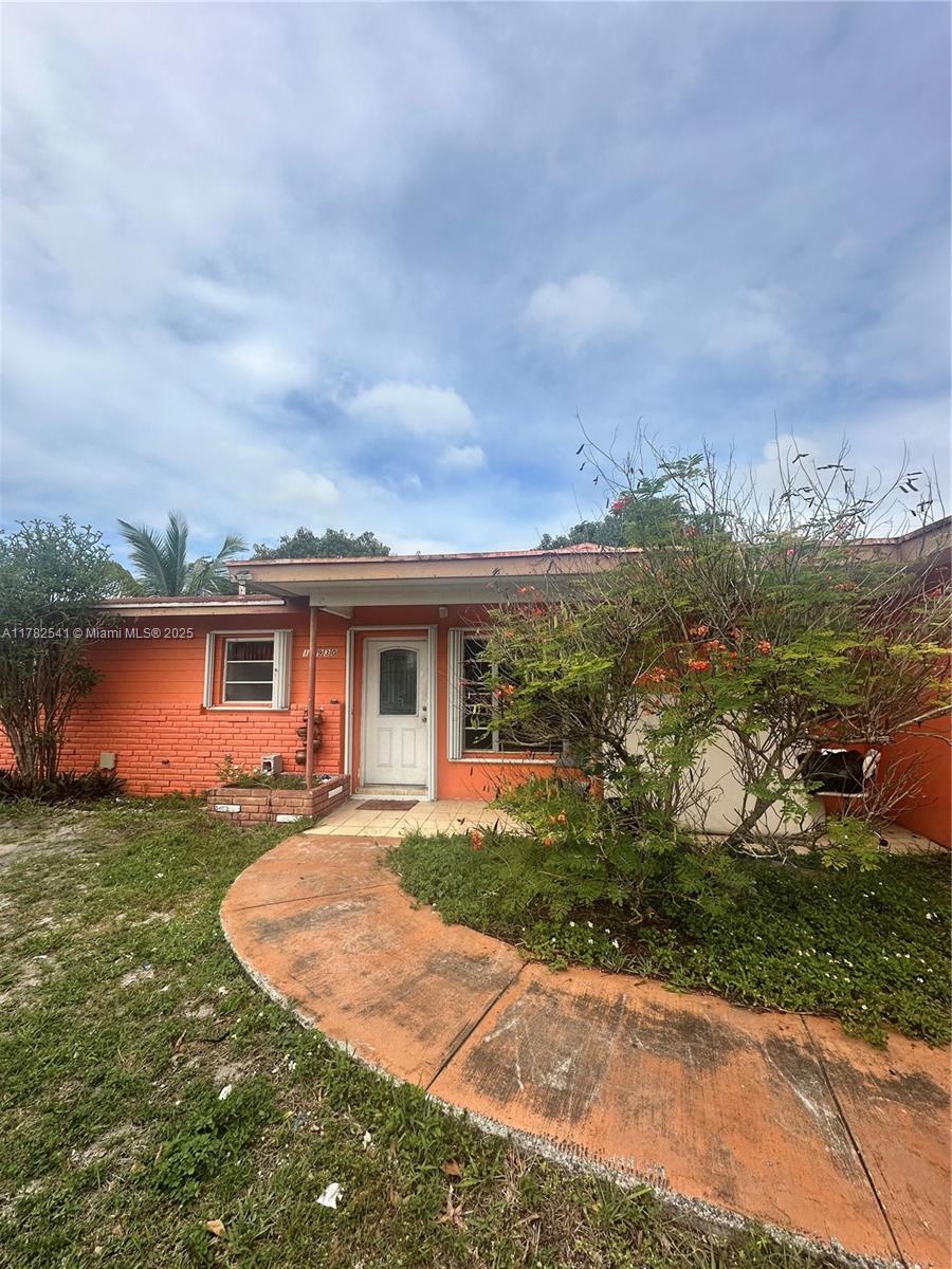 17930 Nw 42nd Pl Property Photo