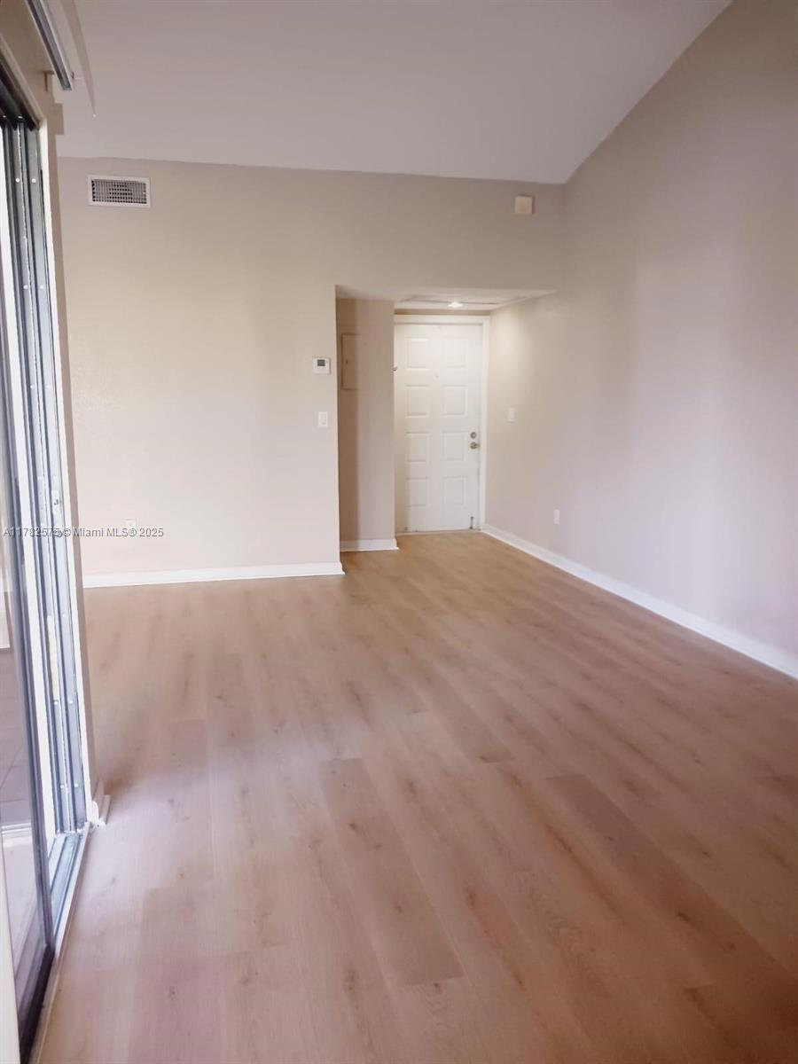 1071 Adams Ave 1071e Property Photo 7
