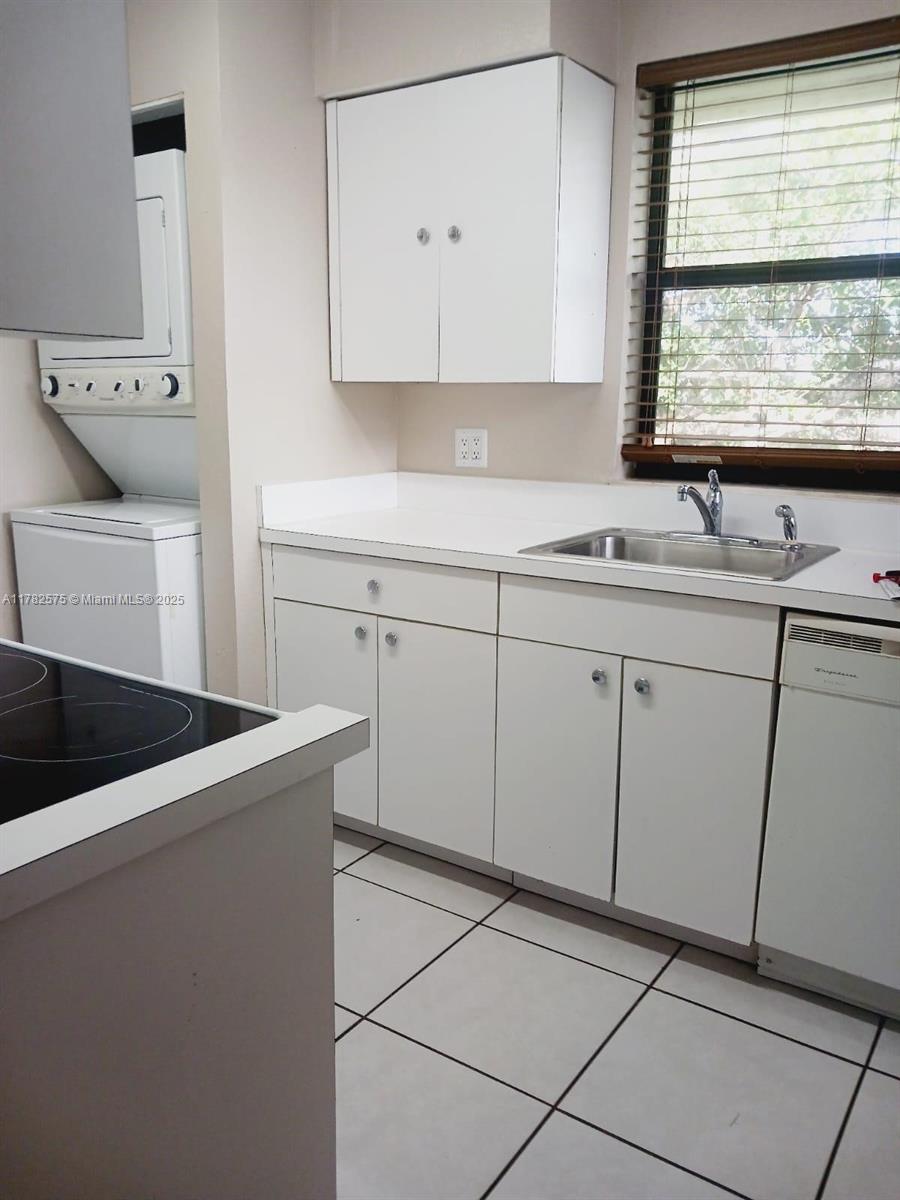 1071 Adams Ave 1071e Property Photo 8