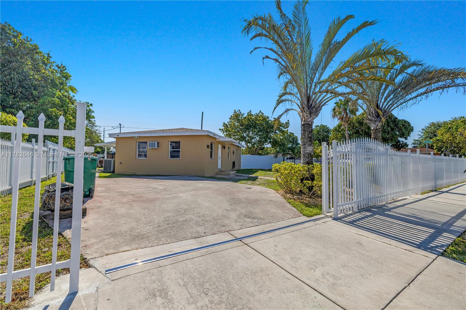 15231 Nw 28th Pl Property Photo
